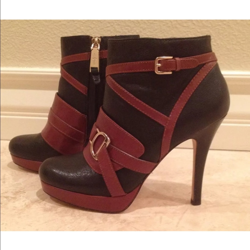 COLE HAAN Black Brown Leather Horse Booties 8M NEW